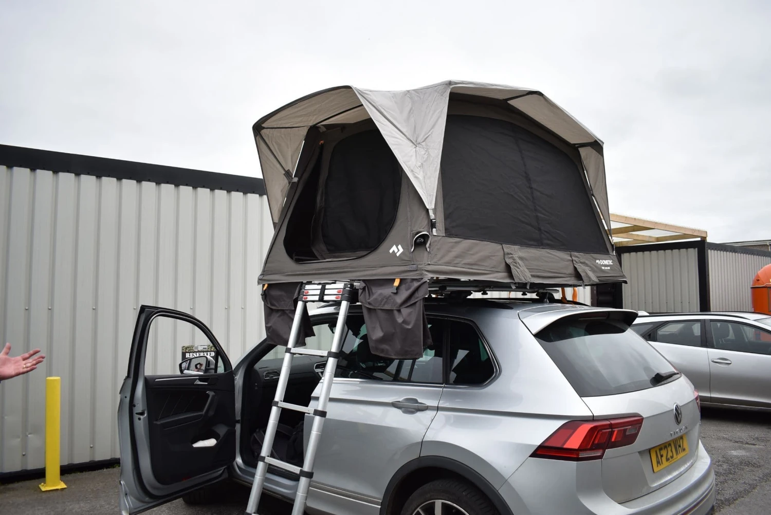 Dometic TRT 140 Air Inflatable Rooftop Tent - Image 3