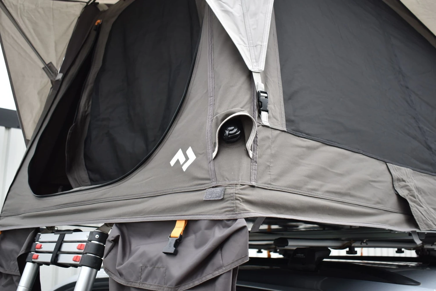 Dometic TRT 140 Air Inflatable Rooftop Tent - Image 5