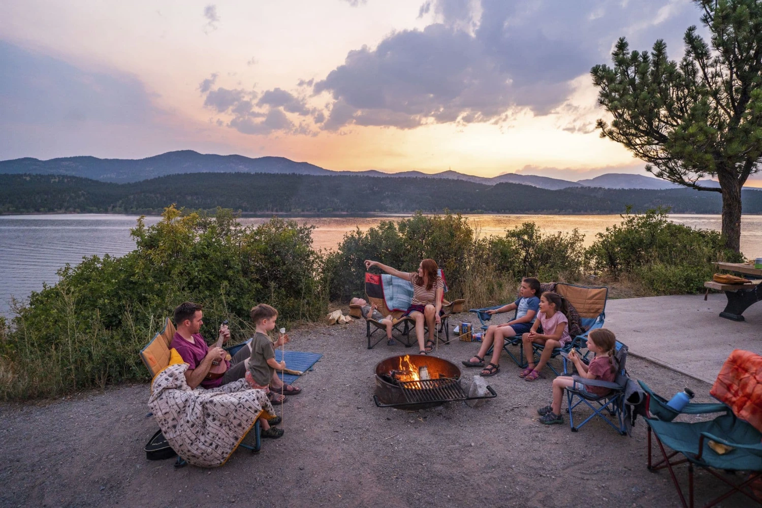 Kelty Bestie Blanket Grisaille/Kaleidoscope- Orange/Navy - Image 3