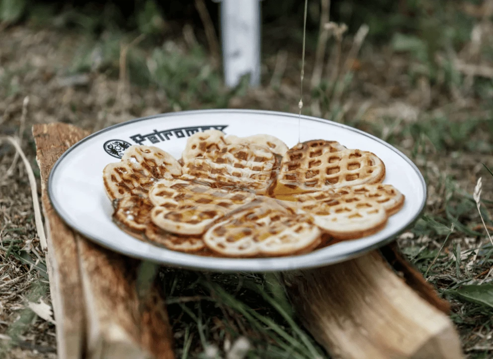 Petromax Set Of 2 Medium Enamel Plates - White - Image 2