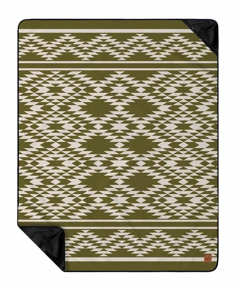 Slowtide Chico Quick-Dry Park Blanket- Army Green