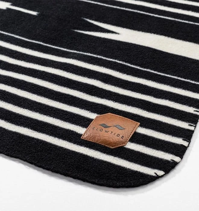Slowtide Hayden Fleece Blanket- Black And White - Image 2