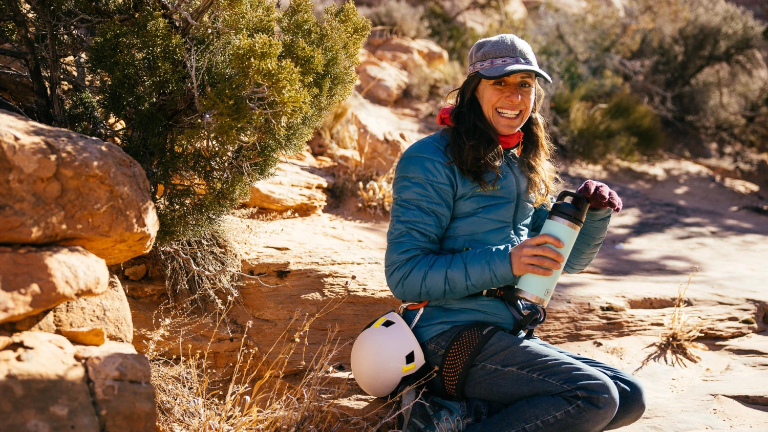 YETI Rambler 18 Oz / 532 Ml Bottle With Chug Cap - Seafoam - Image 5